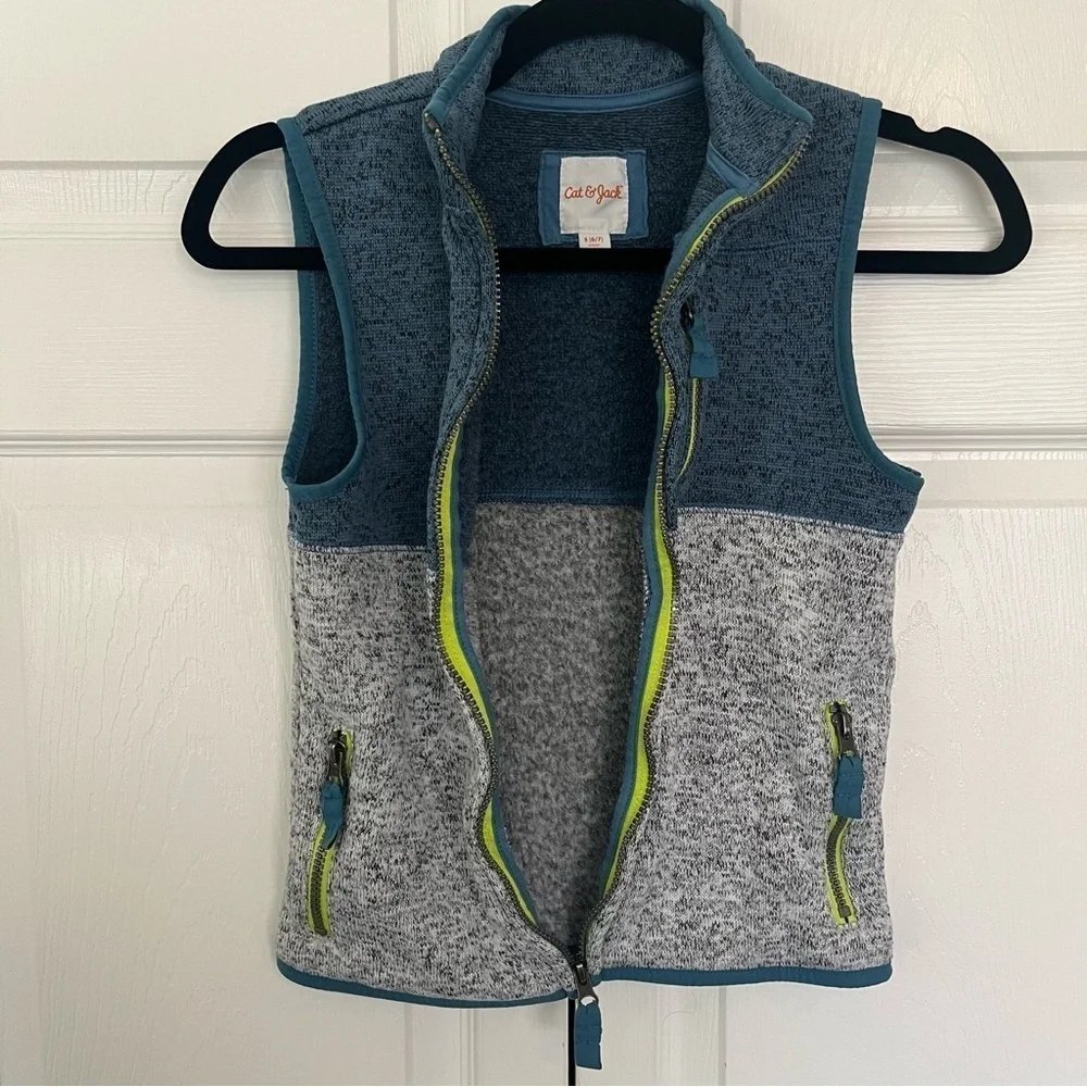 Blue, Grey, and Green Kids Cat & Jack Front Full Zip Vest Size S (6-7)